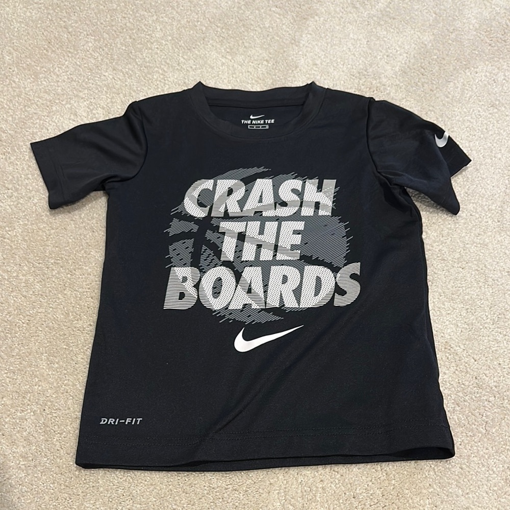 Nike Short Sleeve Tee Shirt